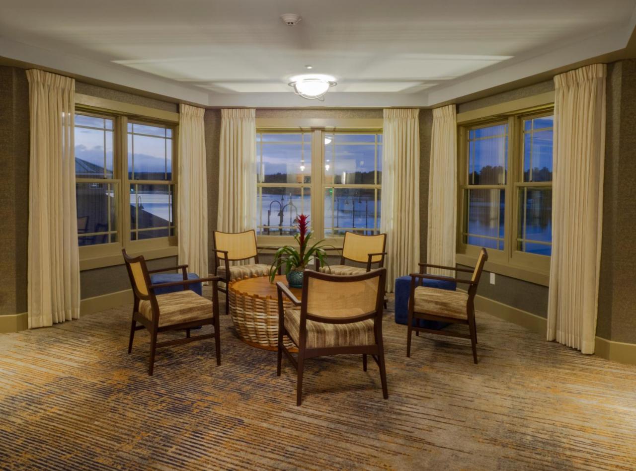 Chautauqua Harbor Hotel - Jamestown Celoron Esterno foto